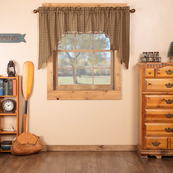 Cedar Ridge Classic Scalloped Swag Set of 2