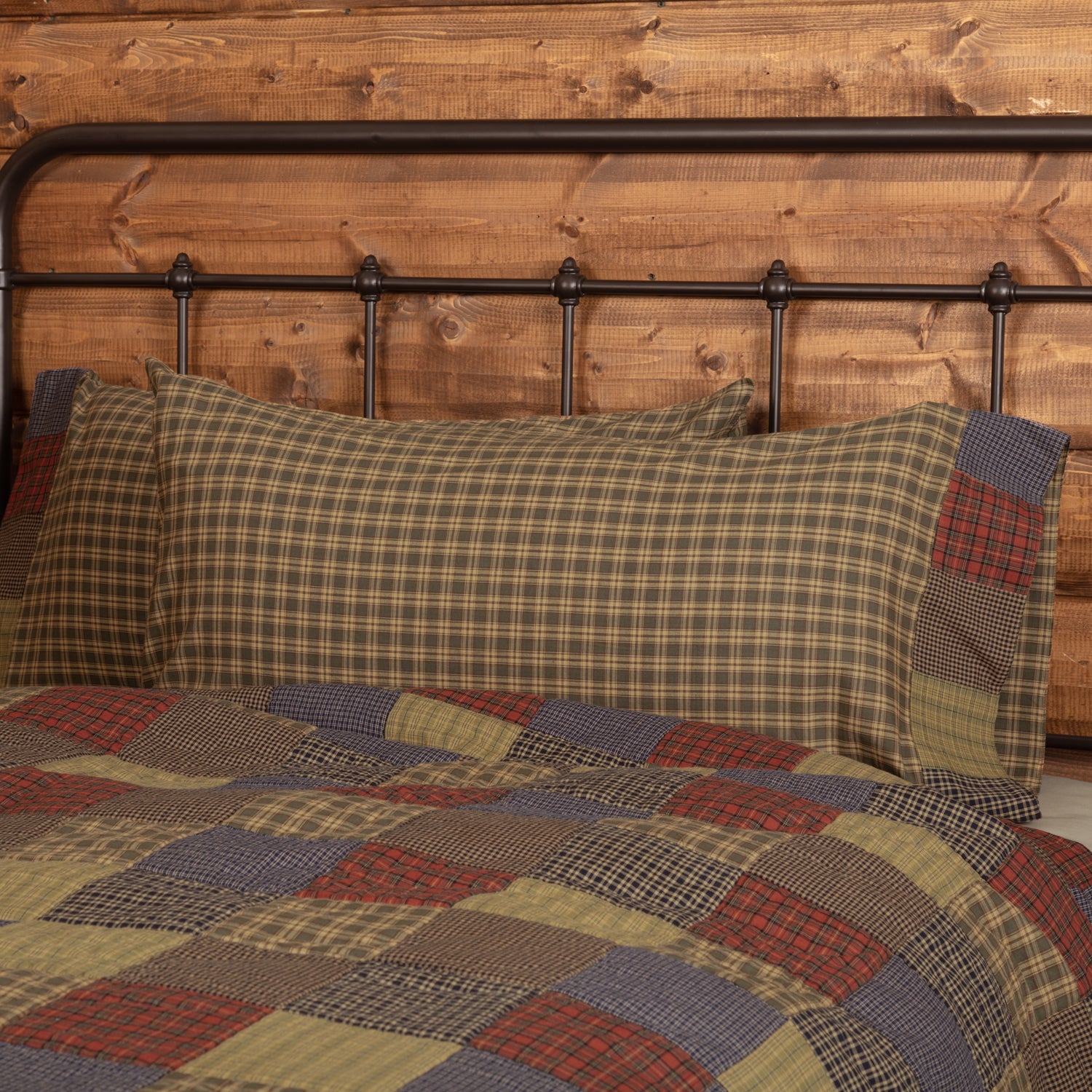 Cedar Ridge Pillowcase Set of 2 with Block Border