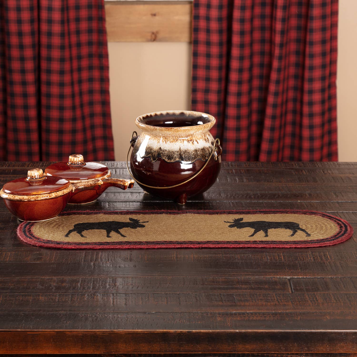 Cumberland Stenciled Moose Jute Table Runner Oval 8x24