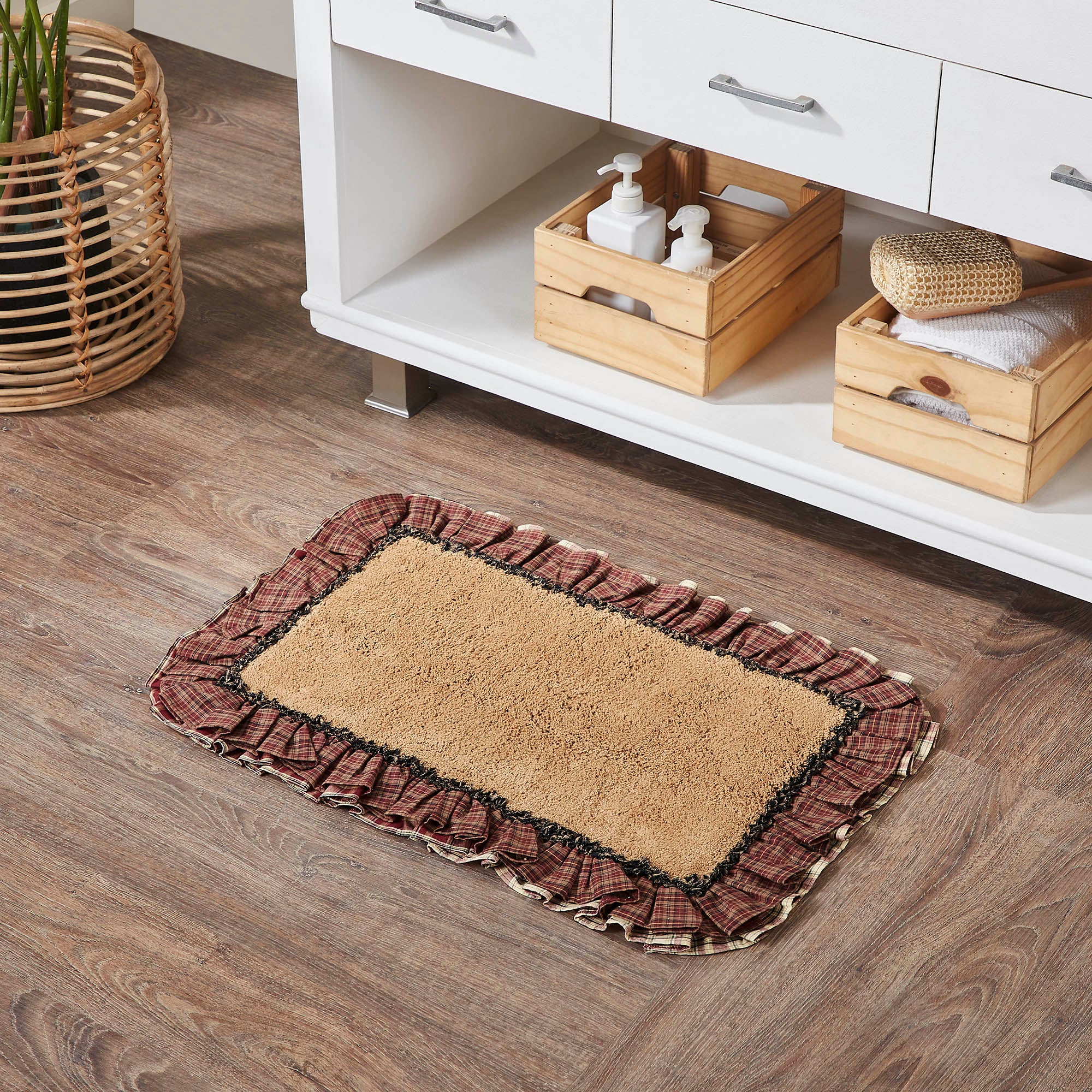 Beckham Ruffled Bath Mat