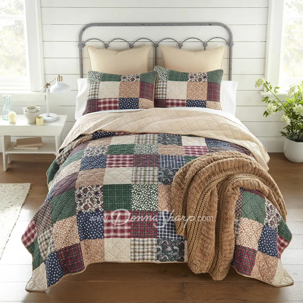 Rustic Paisley Quilt Set